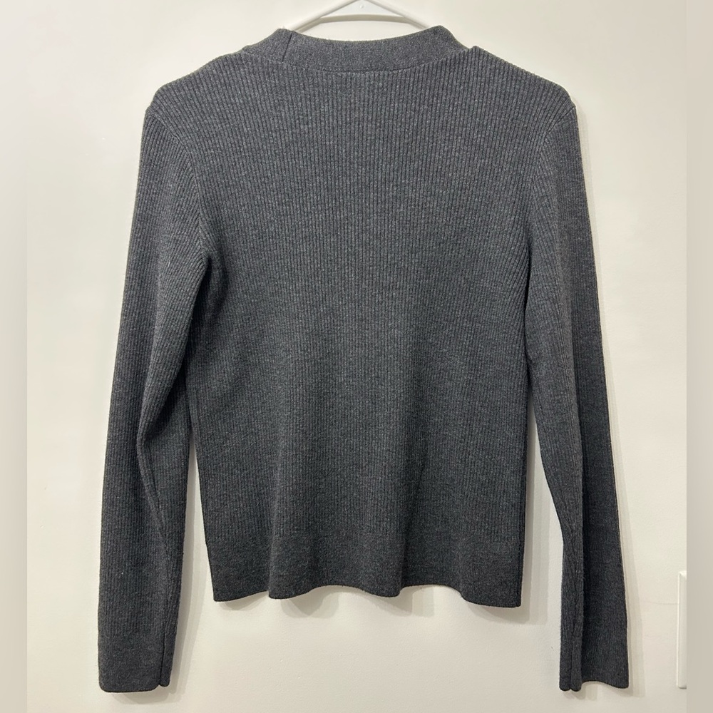 Uniqlo dark grey v-neck cardigan, size XS - Picture 4 of 5